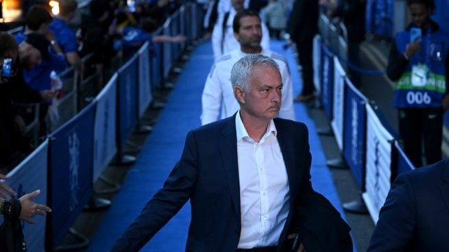 José Mourinho, en su llegada a Stamford Bridge.