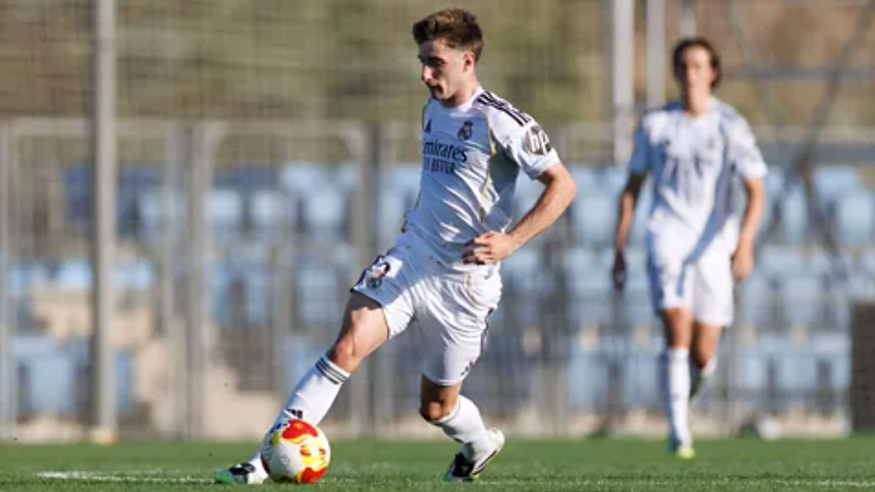 Palacios da una victoria épica al Castilla ante la Ponferradina para coger aire