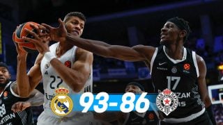 Tavares, ante el Partizan.