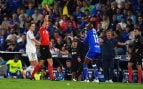 Clemente Ortuño, el cuarto árbitro que avisó a Munuera Montero de la roja a Nyom. (Getty Images)