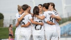 Las jugadoras del Real Madrid celebran un gol al Levante. (EFE)