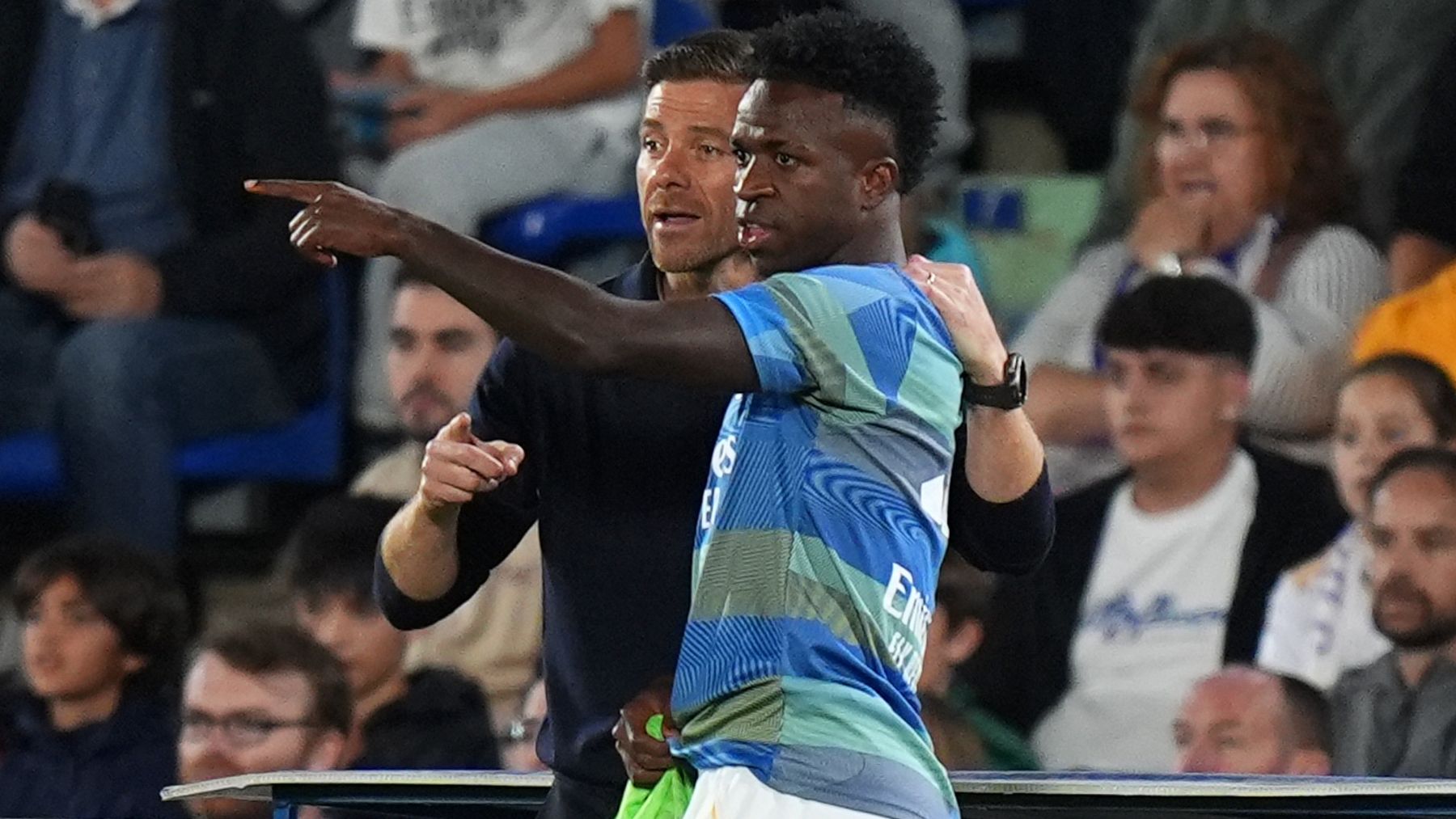 Xabi transforma a Vinicius