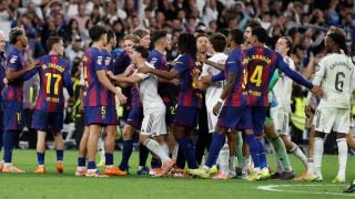 La tangana del Clásico. (EFE)