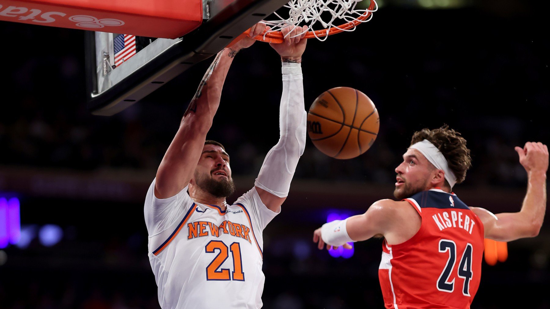 El Real Madrid reacciona y ficha al pívot Alex Len