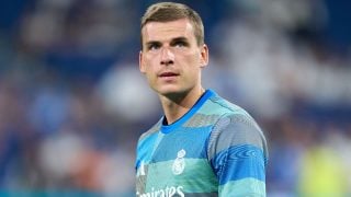 Lunin, antes de un partido con el Real Madrid. (Getty)