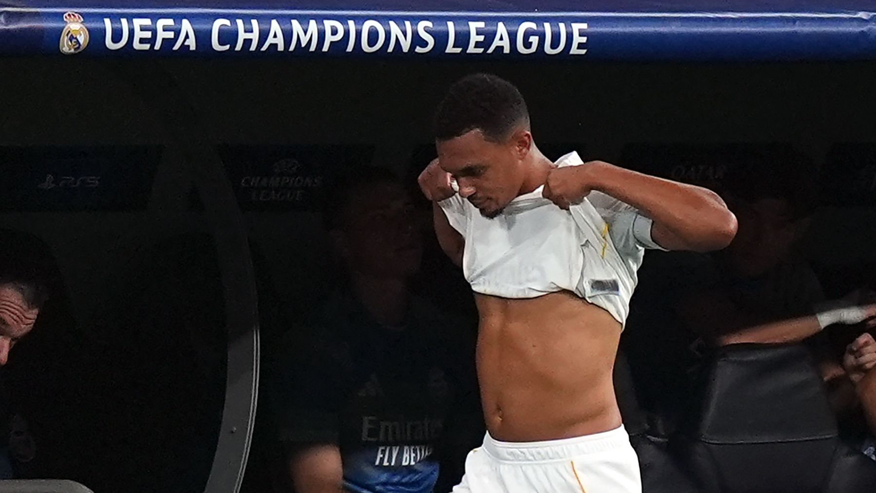 Por qué no juega Trent Alexander-Arnold el Liverpool-Real Madrid