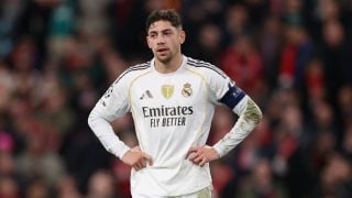 Valverde, en un encuentro contra el Liverpool. (Getty)