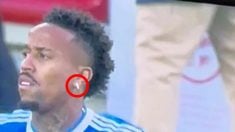 Militao con su pendiente en Vallecas.