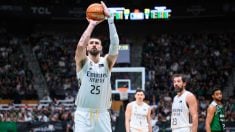 Alex Len en el Joventut-Real Madrid. (ACB)