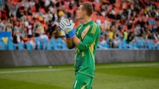 Andriy Lunin, en un partido con Ucrania. (Instagram)