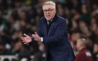 Carlo Ancelotti da indicaciones en el amistoso entre Brasil y Senegal