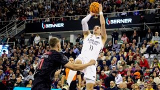 Mario Hezonja, ante el Covirán Granada. (EFE)