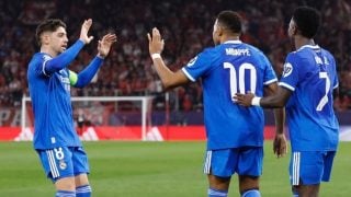 Fede Valverde, junto a Vinicius y Mbappé tras uno de los goles del francés ante el Olympiacos. (Instagram)