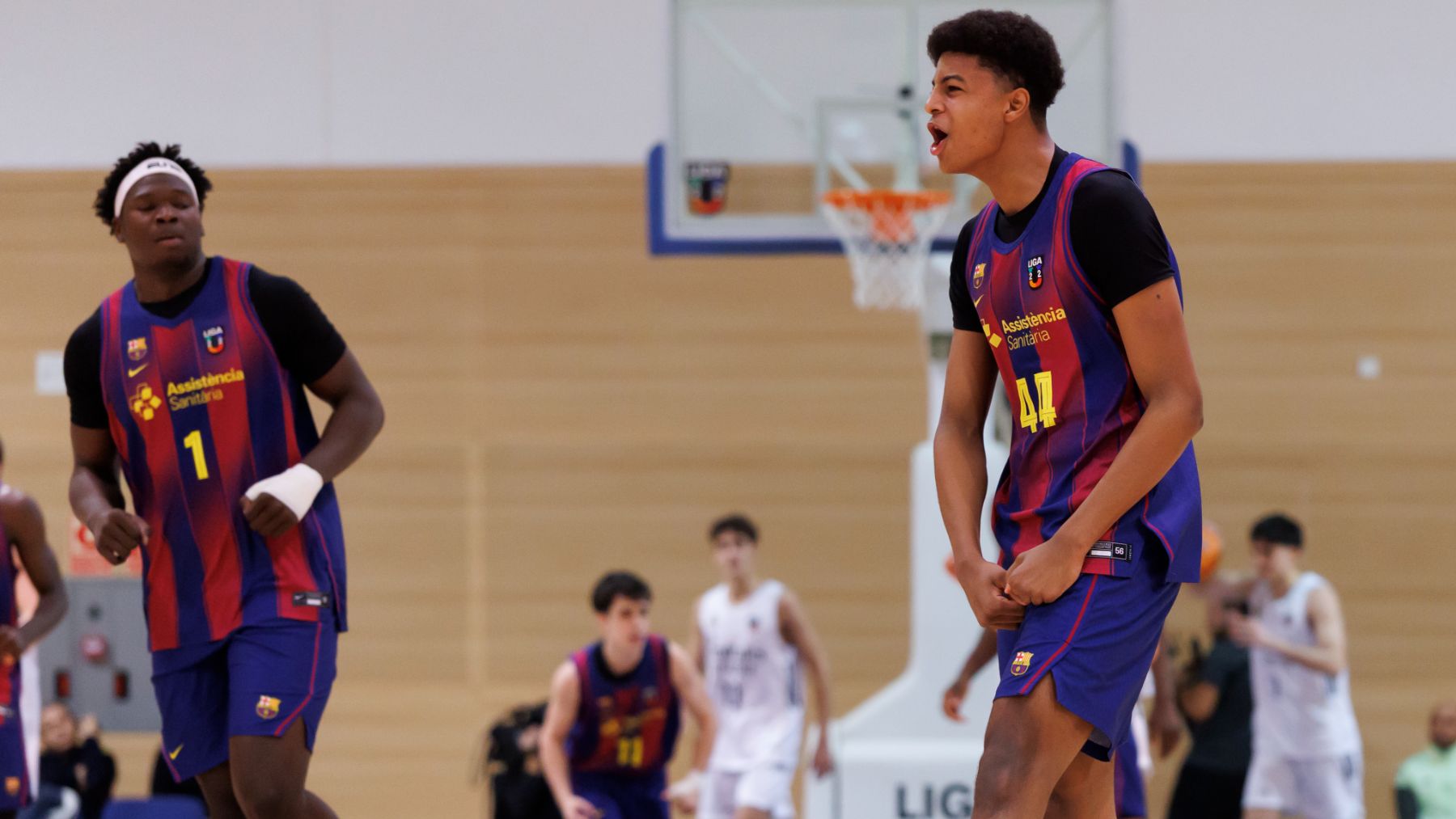 El Barcelona da una paliza física al Real Madrid en el Clásico de la Liga U