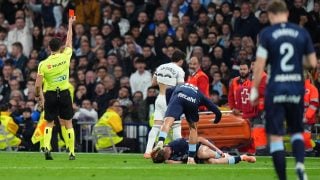 Fran García ve la roja ante el Celta. (Getty)