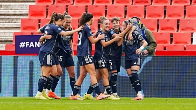 Las jugadoras del Real Madrid celebran el primer gol.
