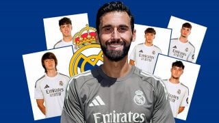 Arbeloa y varios jugadores de la cantera madridista.