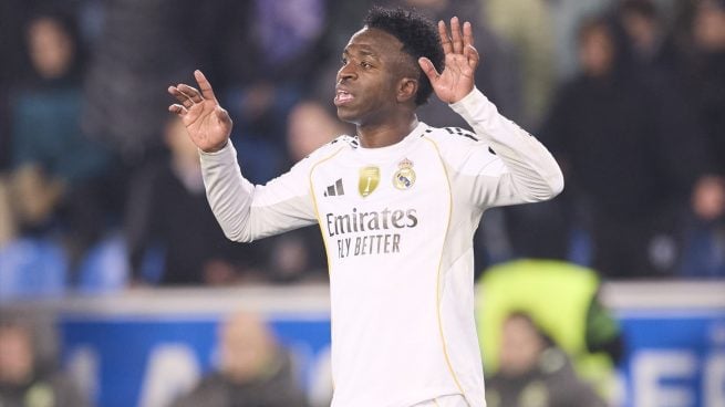 Vinicius protestando en el Alavés-Real Madrid. (Europa Press)