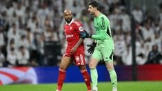 Courtois, ante el Sevilla. (Getty)
