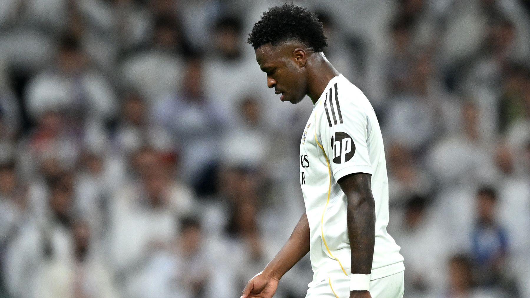 Vinicius se quita su foto de perfil con la camiseta del Real Madrid