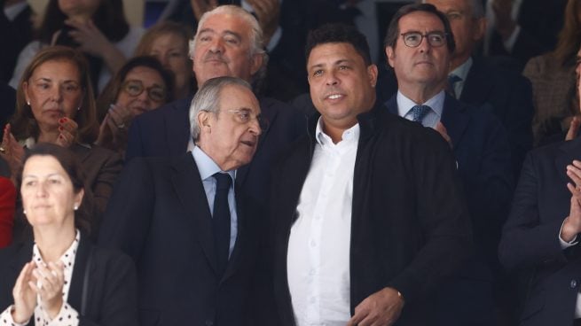 Florentino Pérez y Ronaldo Nazario, durante un Real Madrid-Real Valladolid.