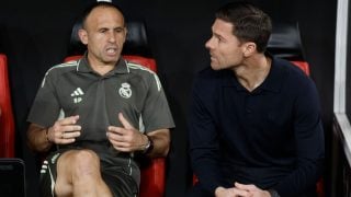 Xabi Alonso y Sebas Parrilla. (EFE)