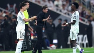 Instantes previos al enfrentamiento entre Simeone y Vinicius. (Getty)