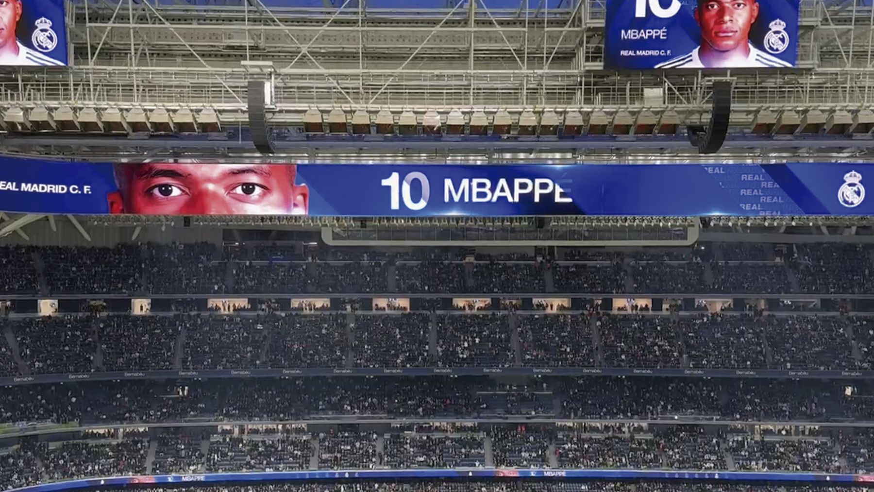 Tregua en el Bernabéu: los pitos se cambian por aplausos a los jugadores del Real Madrid