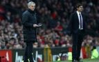José Mourinho y Aitor Karanka, durante un Manchester United-Middlesbrough.