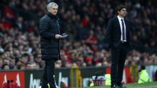 José Mourinho y Aitor Karanka, durante un Manchester United-Middlesbrough. (Getty)