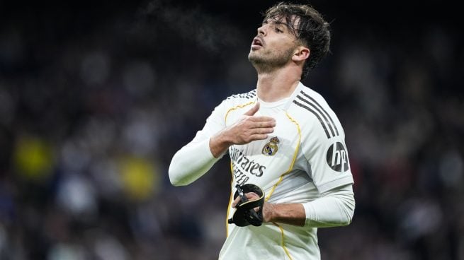 Raúl Asencio en un partido con el Real Madrid. (Europa Press)