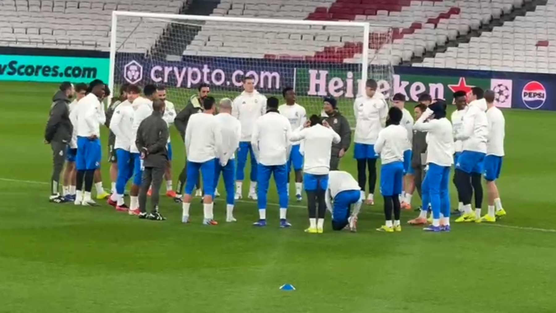 El Real Madrid se entrena en el escenario de la Décima antes de medirse a Mourinho