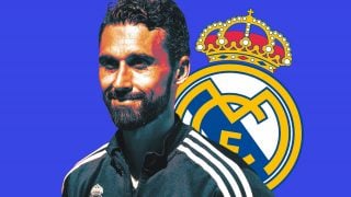 Arbeloa y el escudo del Real Madrid.