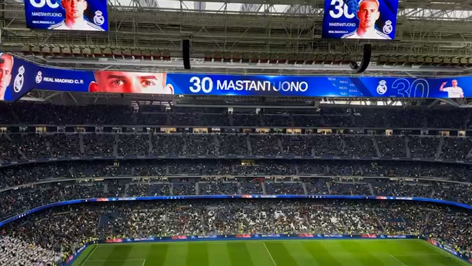 Vuelven los pitos al Bernabéu: Mastantuono, Bellingham y Vinicius, los más abroncados