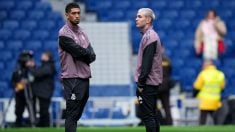 Jude Bellingham y Franco Mastantuono, sobre el césped del Santiago Bernabéu. (Getty)