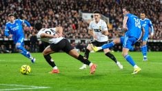 Carreras dispara en Mestalla. (Getty)