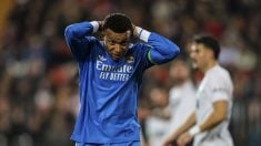 Kylian Mbappé se lamenta de una ocasión en el Valencia-Real Madrid. (Europa Press)