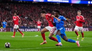 Vinicius recorre la banda. (Getty)