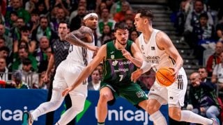 Mario Hezonja, Chuma Okeke y Jonathan Barreiro en el Unicaja-Real Madrid. (EP)