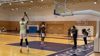 Los jugadores del Real Madrid se ejercitan antes de la Copa del Rey.