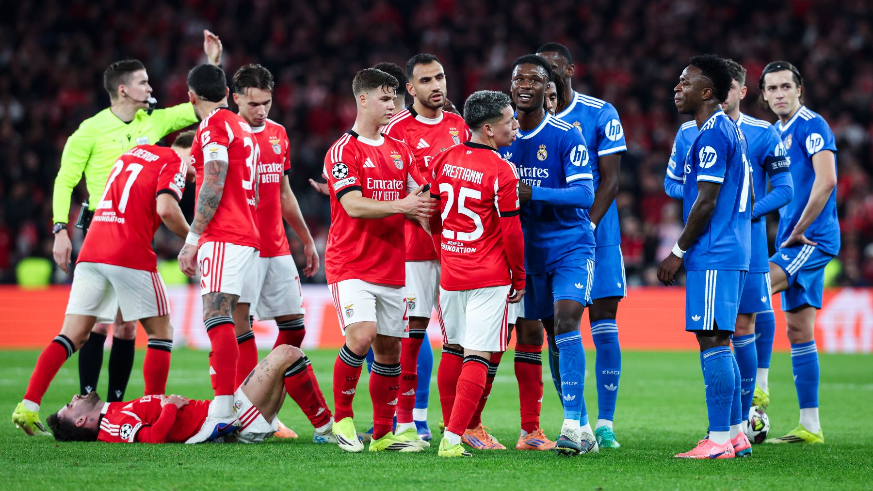 En Inglaterra revientan a Prestianni: Es un cobarde