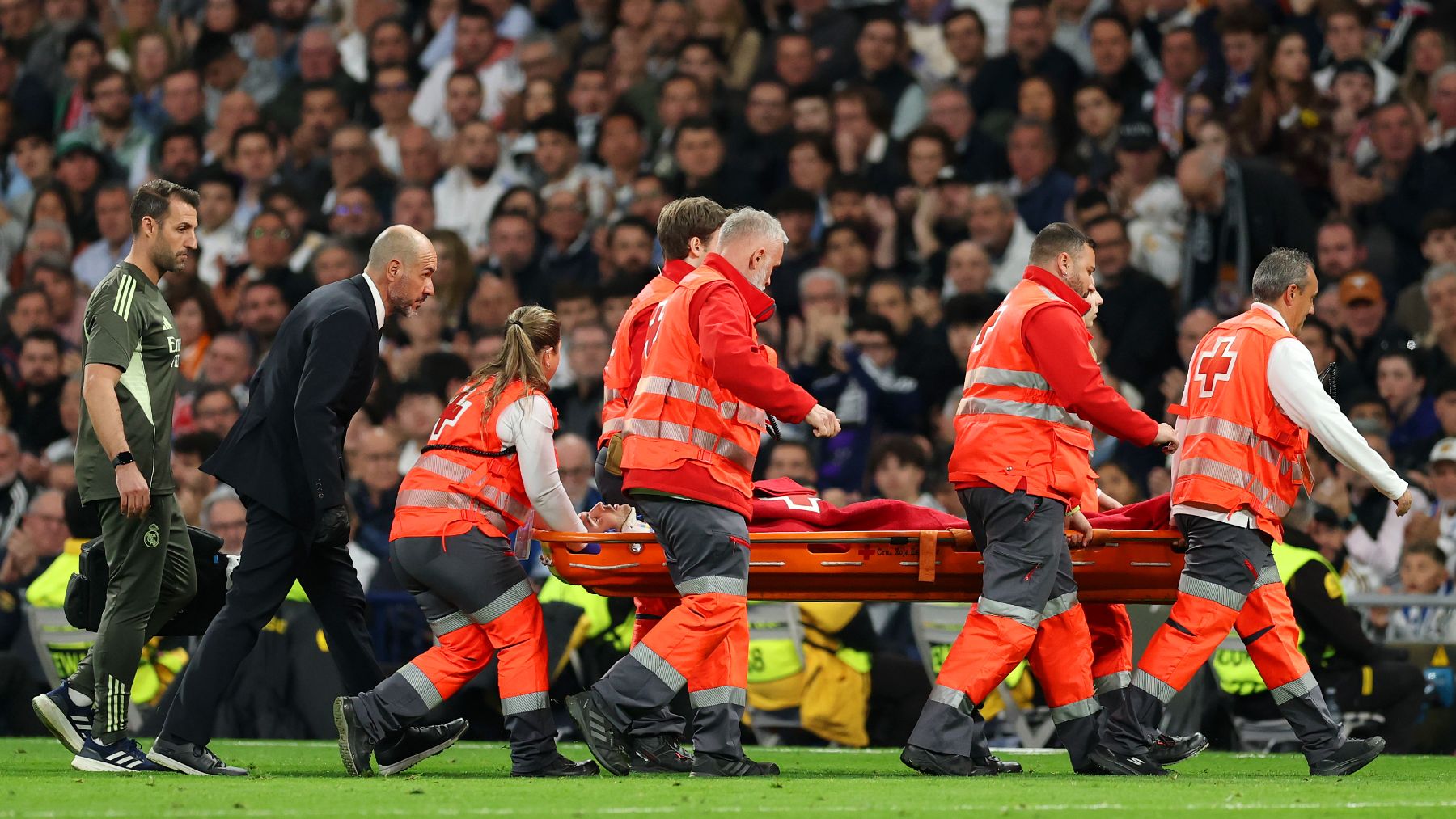 Las primeras exploraciones descartan una lesión grave de Asencio