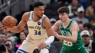 Hugo González defiende a Giannis Antetokounmpo. (Getty)