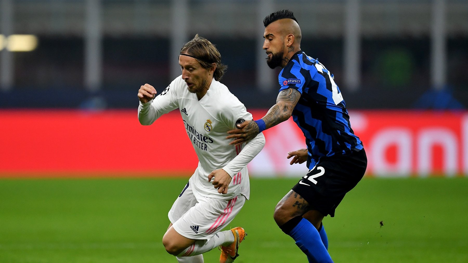 Arturo Vidal vive acomplejado con el Real Madrid: El VAR se inventó para que no robaran más