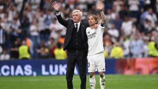 Ancelotti y Modric se despiden del Bernabéu. (Foto: Getty)