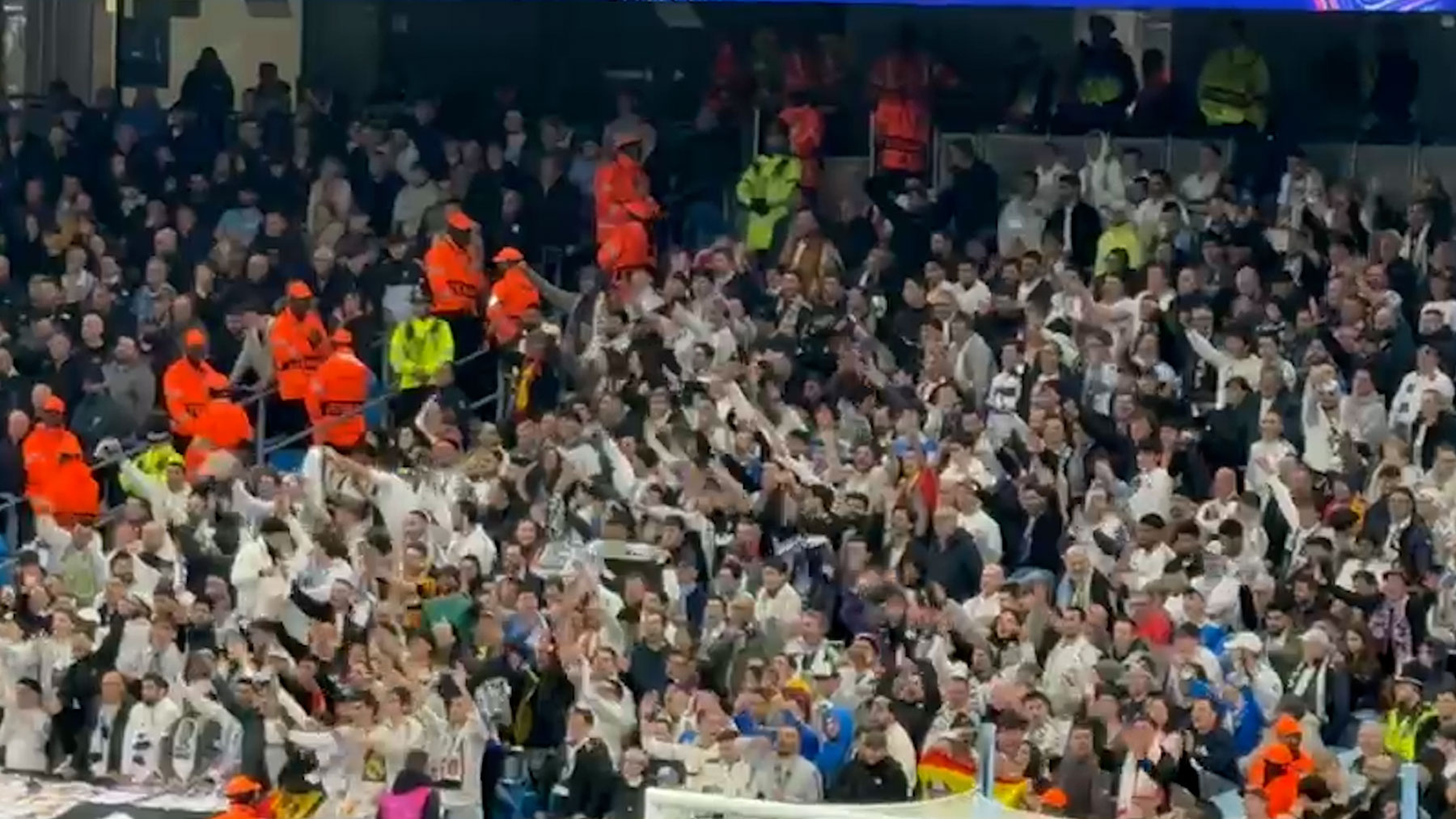 La afición del Real Madrid pidió a Guardiola que se quede en el City