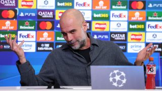 Pep Guardiola, irónico en rueda de prensa. (Getty)