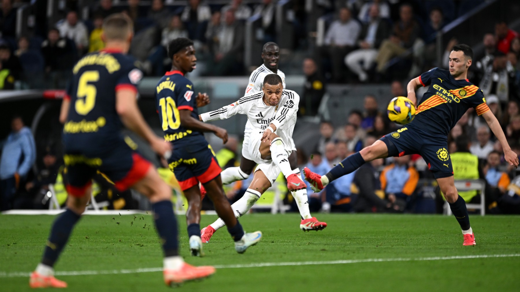 Tebas pone al Real Madrid a jugar un viernes entre la ida y la vuelta de Champions