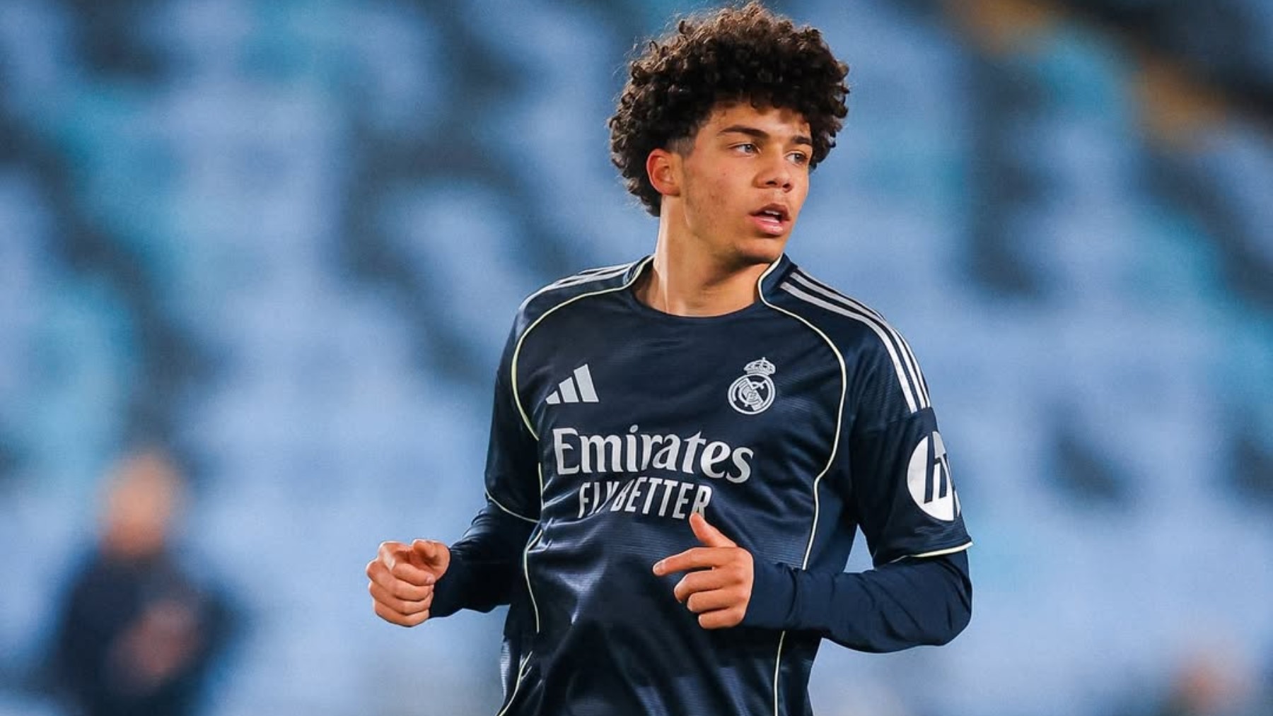 Enzo Alves sigue arrasando en La Fábrica: hat-trick en media hora