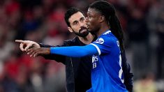 Álvaro Arbeloa y Eduardo Camavinga en un partido con el Real Madrid. (Getty)